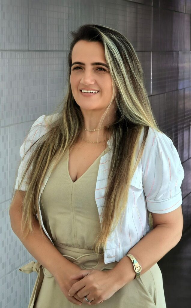 Professora Mestra Gabriela Souza